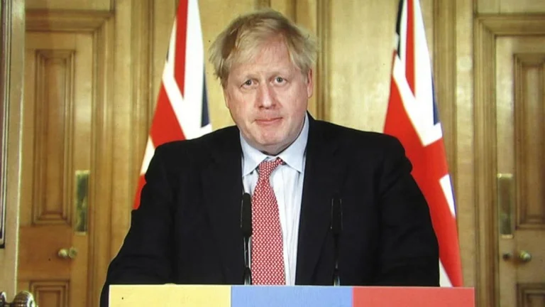 Boris Johnson fuori cura intensiva: devo la mia vita ai medici