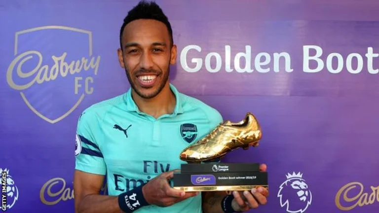 Arsenal striker urged to join a more ambitious club