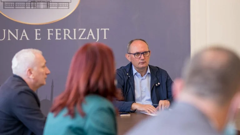 Ferizaj président propose d'isoler les villages de nouveaux cas avec Covid-19