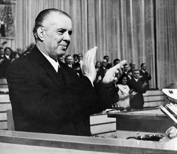 35 anni dalla morte di Enver Hoxha