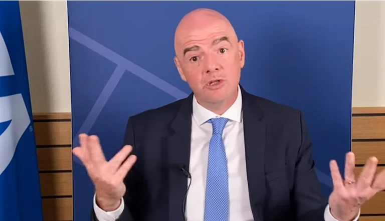FIFA president addresses the FFK: The whole world must know, no league is worth more than human life