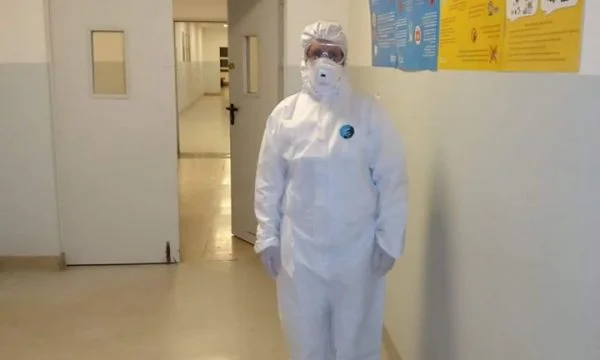 La Unión de Infermies publica la identidad de una enfermera de la Clínica Infecciosa que fue curada por el Coronobrus