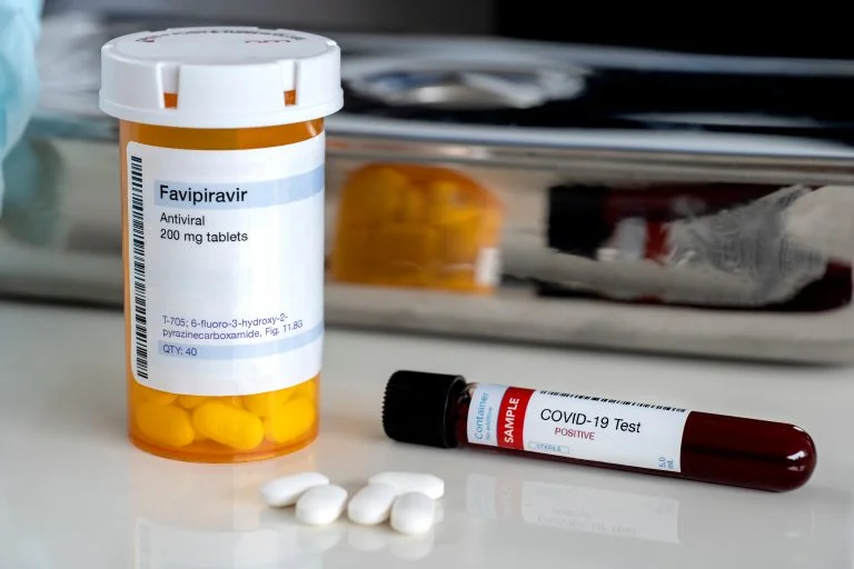 Qué buen país Japón: Le da a 20 países una droga libre contra COVID-19