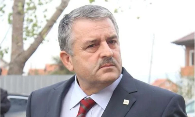 Veliu paralajmëron se do të tregojë diçka të rëndësishme ditëve në vijim rreth Kurtit