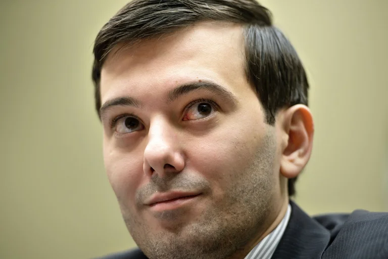Le plus célèbre entrepreneur albanais aux États-Unis, Martin Shkreli, cherche à être libéré de prison pour inventer la drogue anti-cornavirus