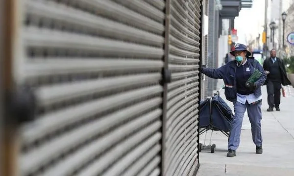 Die spanische Flöte, wie sie mit Quarantäne und Wirtschaft behandelt