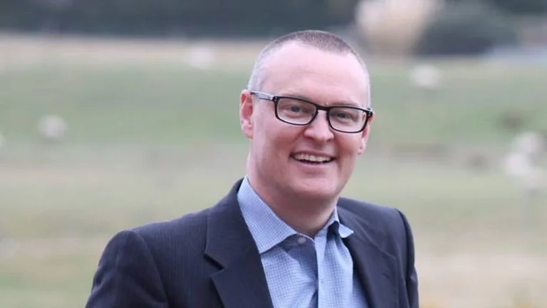 Der Gesundheitsminister ging zum Strand und brach Quarantäne auf: Ich bin ein Idiot.