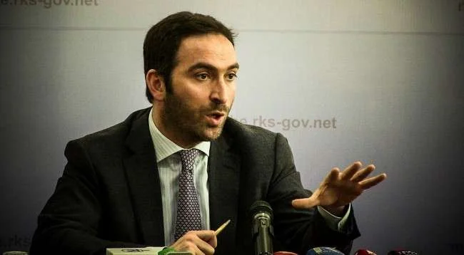 Ironizes Blerand Stavileci: Ho deciso di fidarmi di Albin, perché sta bene.