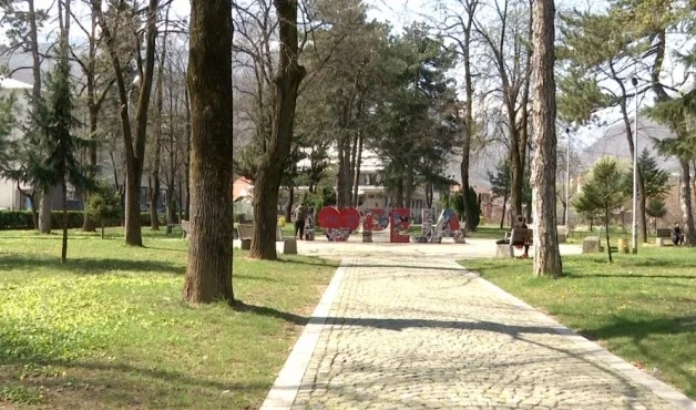 A patient with coronarys from Peja in serious condition, the other five are being treated at home