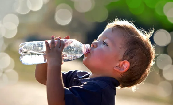 What causes lack of water in children