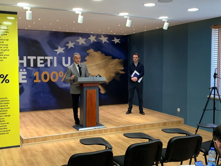 AAK propose 100 euros pour chaque citoyen du Kosovo pour surmonter la crise pandémique