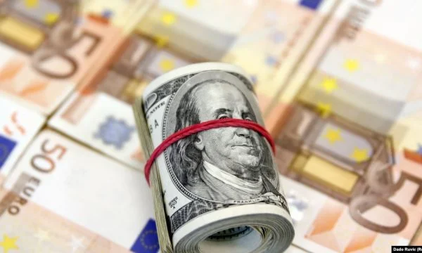 Le Kosovo prévoit de surmonter la crise pandémique avec des dons, des dettes