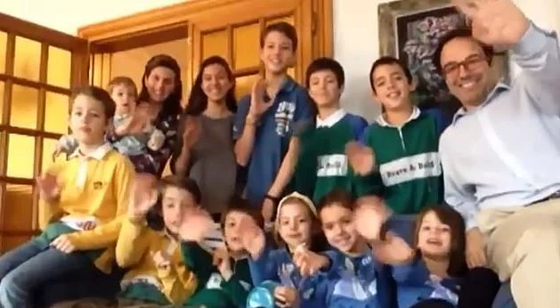 España: Los 13 - Miembros Familia tocada por Coronavirus