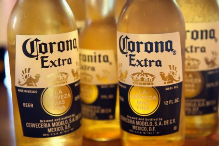 Le virus provoque la production suspendue de bière Corona