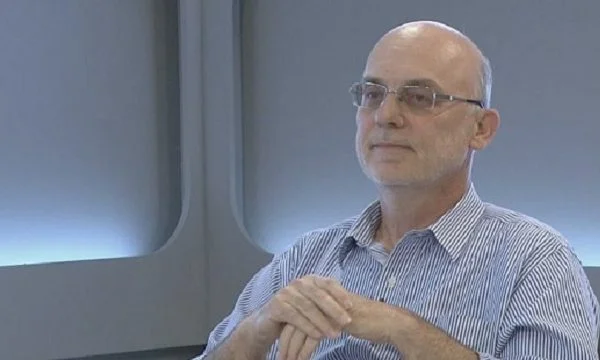 - Oui. Les directeurs de l'éducation prendront la feuille de route demain.