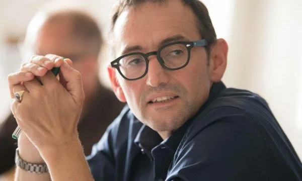 El político está infectado deliberadamente con coronario: No es tan fácil como pensé.