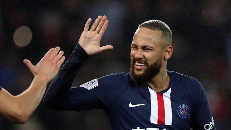 Neymar shows the human side, donates nearly a million for the fight against the Coronavirus in Brazil