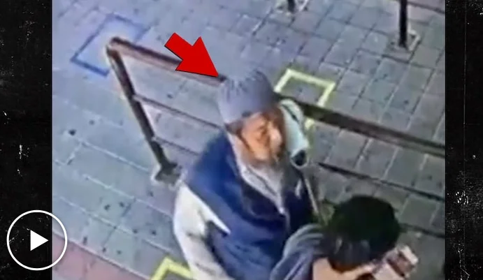 Terrible: El hombre infectado escupe en su cara antes de tomar su vida un poco más tarde