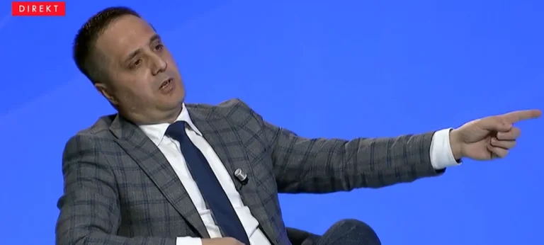Selmanaj: Cuando se trata de Kurt, Thaci, Hoti o cualquier otro, crea tonterías.