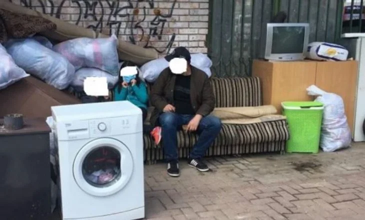 Il n'y avait pas d'argent pour payer le loyer, la famille Peja sort dans la rue