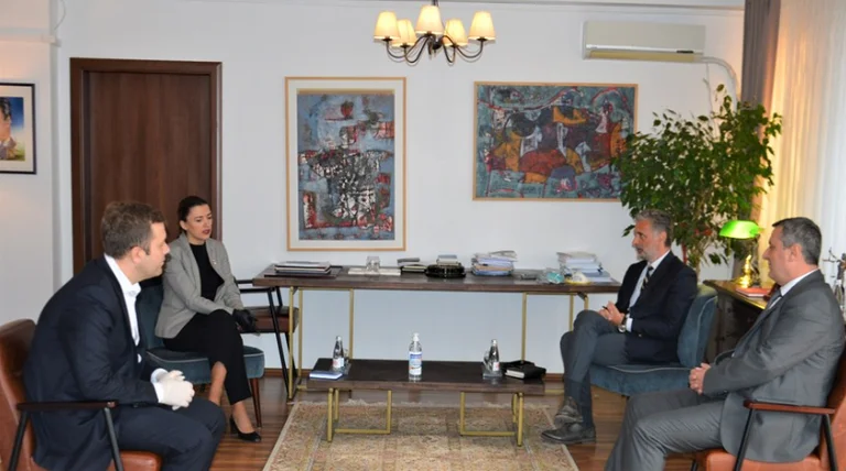 Où est Elez ? Haxhi rencontre le Procureur en chef Lumez, promet la coopération