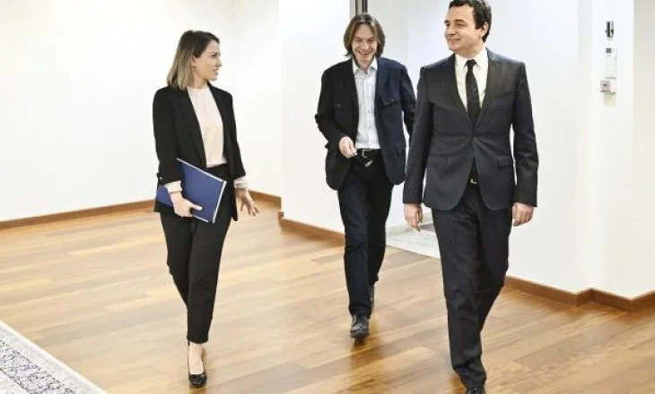 Kurt ataca a los estadounidenses a través de su asesor: ¿Por qué te unes a Serbia?