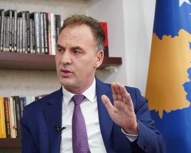 Thaci rencontre Limaj aujourd'hui à 11h00.