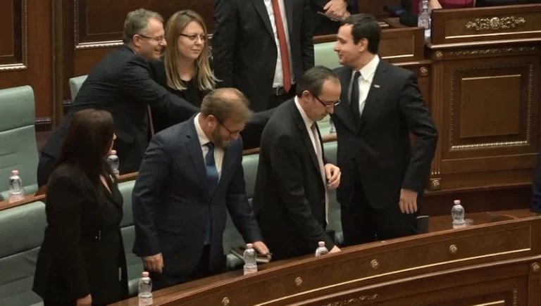 Ahaz cuenta el trabajo del gobierno de Kurti, dice que estos se convirtieron en ojos - capturar