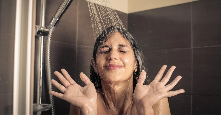 Erreurs que vous répétez à chaque douche