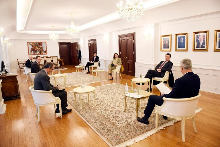 Kurt a écrit la lettre à Thaci deux heures après leur rencontre: Ne rencontrez pas les autres