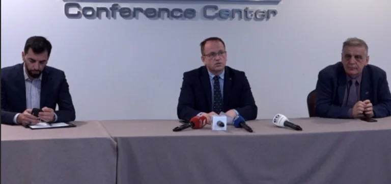 Journalists backed you 300 euros, while owners with 400 euros for three months