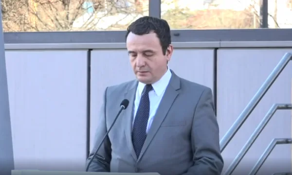 A po i frikësohet mocionit, Kurti: Nuk ndalem para asnjë pengese