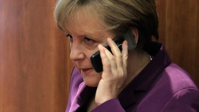 Kurt dit ce que Merkel a dit au téléphone