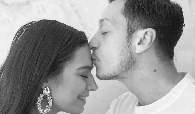 Ozil se convierte en padre, este es el deseo de Artetta