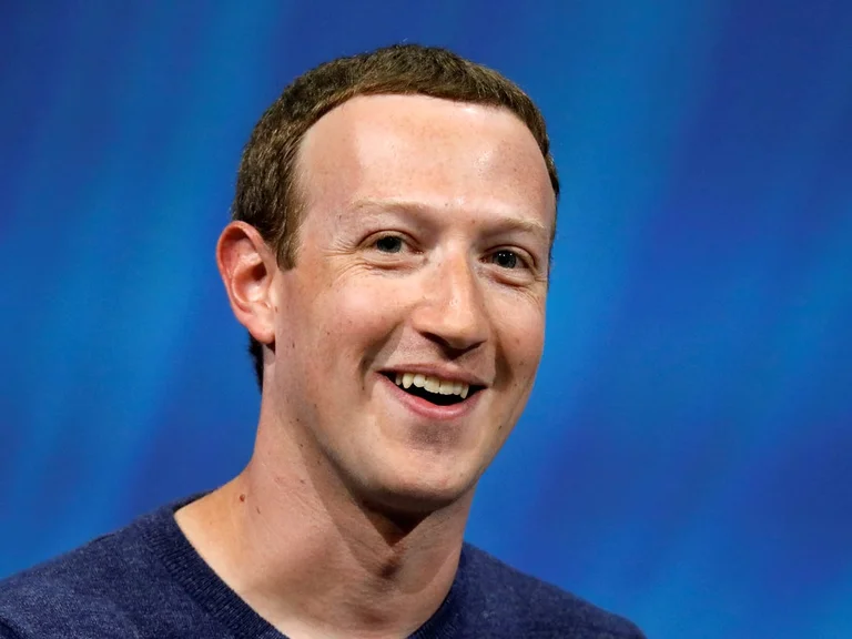 Zuckerberg offers an additional $100m from Facebook to help local journalists