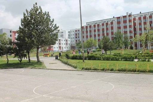 Neulinge in Kosovo gestohlen Lebensmittel in Quarantäne