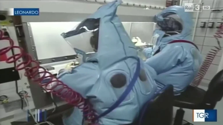 2015 video blocks the internet: “The Chinese are creating a supervirus from bats”
