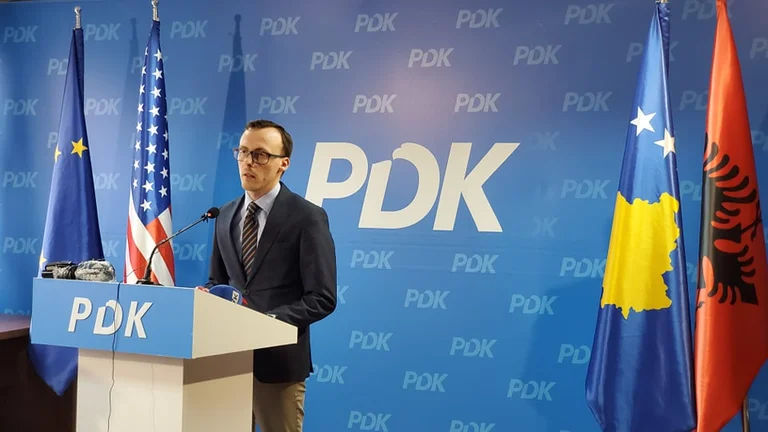PDK: Delayed and Lacked Economic Measures of Downloaded Government, Country Threatened · Global Voices