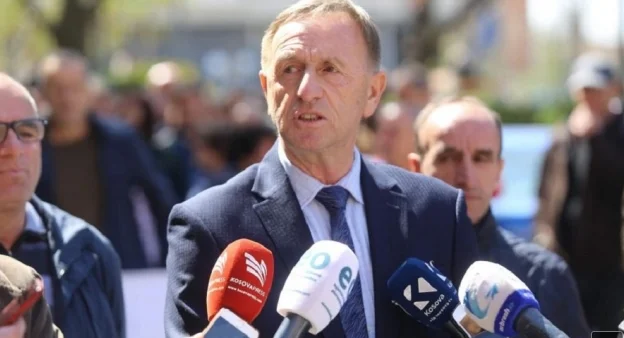 SPSPK requires that means for private sector be split as soon as possible