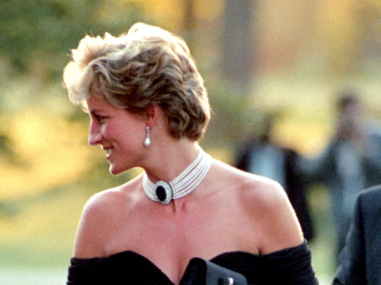 15 ikonic dresses dressed by Princess Diana