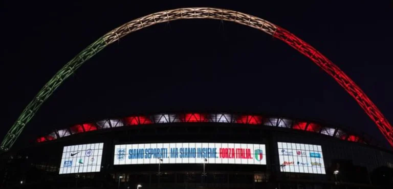 Nationale England with exciting message to the nationals of Italy