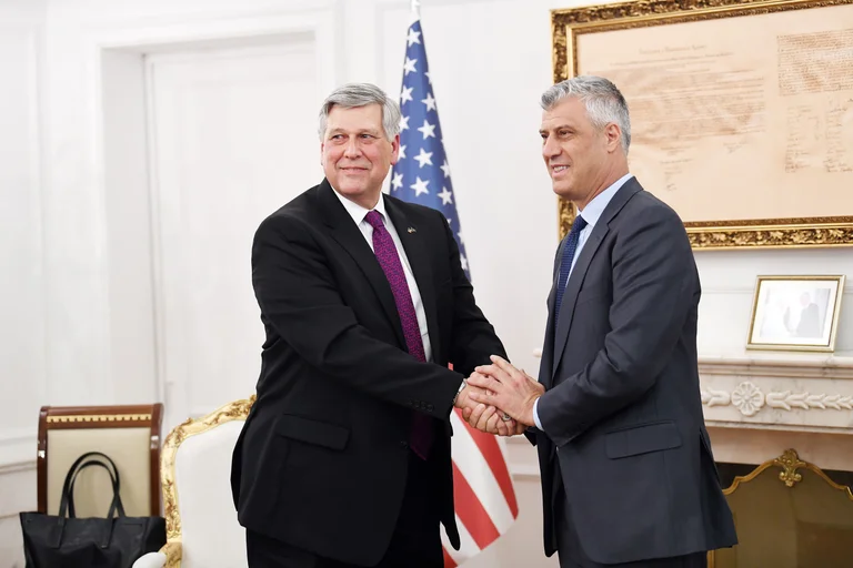 US-Botschafter Thaci fordert die neue Regierung auf, nach der Verfassung zu bilden