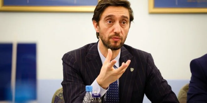 Ish-ministri Ismaili iu bën thirrje institucioneve të shëndetësisë për mobilizim për Coronavirusin