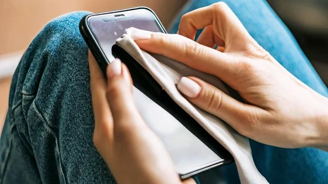 C'est le temps qu'il peut rester sur notre téléphone.