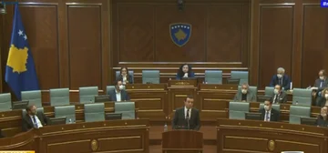 Kurti: AAK e merr bajrakun e në fund e lëshon për karrige