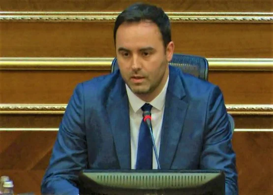 Glauk Konjufca defends Vjosa Osmani before LDK deputies