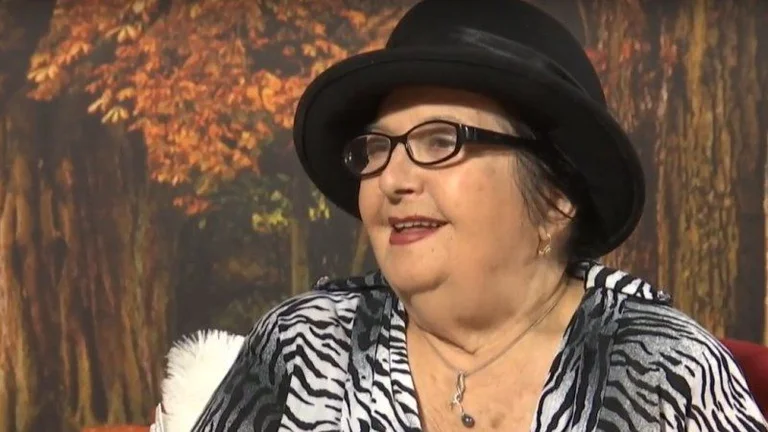 La grande actrice, Leze Dog.