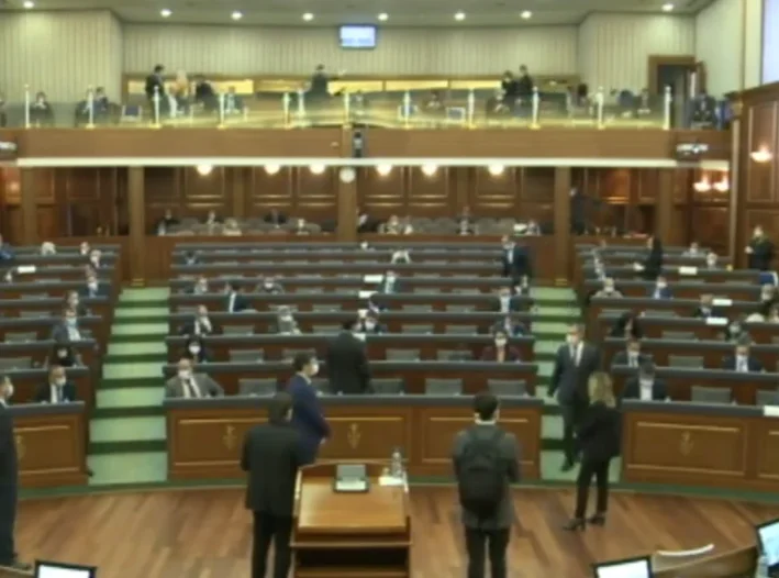 Audiencia del Gobierno lanzada, Albin Kurti no está en el pasillo