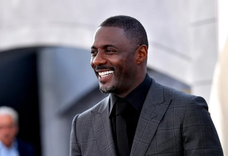 ¿Le pagaron para decir que tiene coronario? Este es Idris Elba