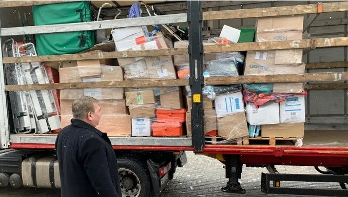 QKUK acepta donaciones con equipos y materiales de Holanda